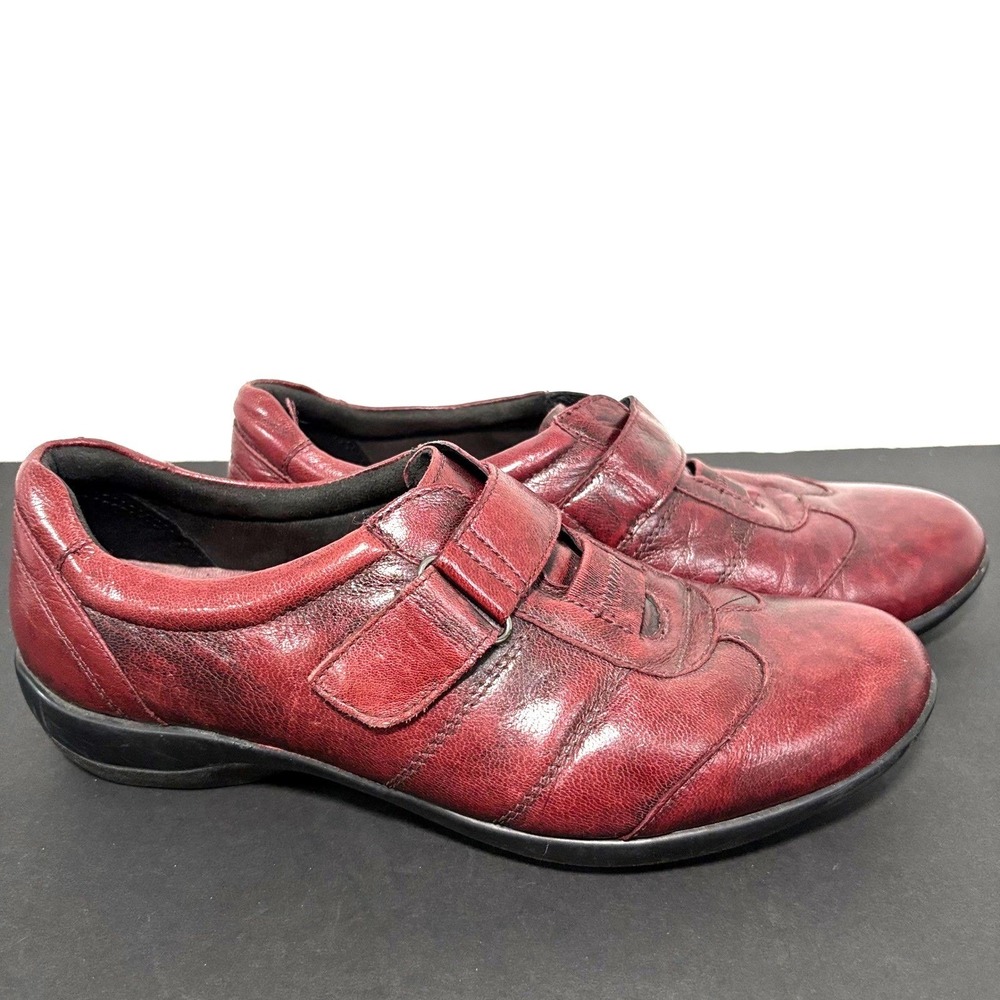 Clarks Showoff Loafer Women's Distress Burgundy Leather Casual Shoe Flat